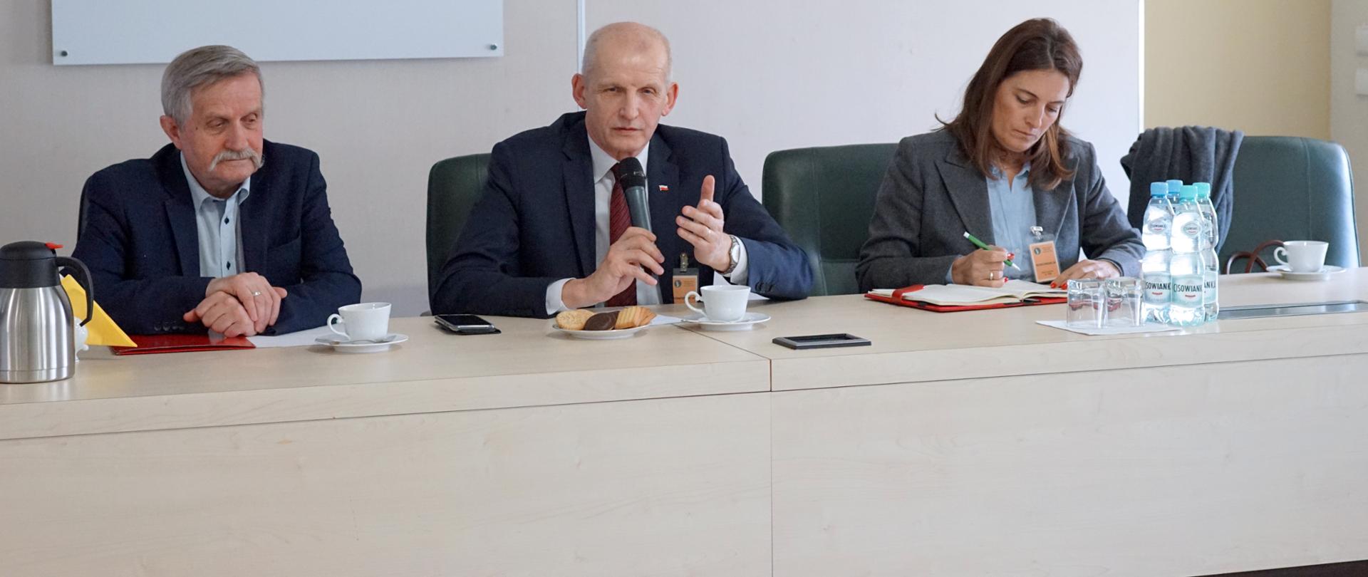 Spotkanie prowadzi przewodniczący zespołu Jerzy Zająkała