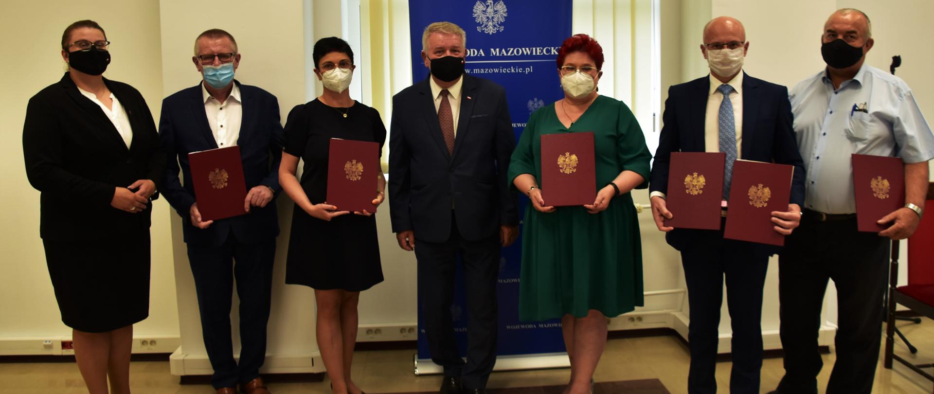 Uroczystość podpisania umów