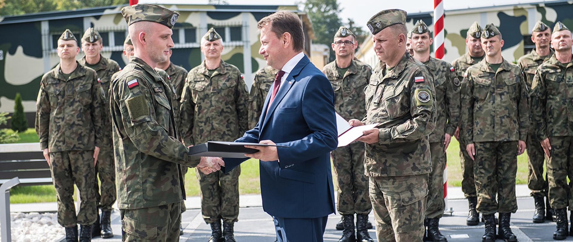 070918_MMB_profesjonalnasluzba_RSuchy_01