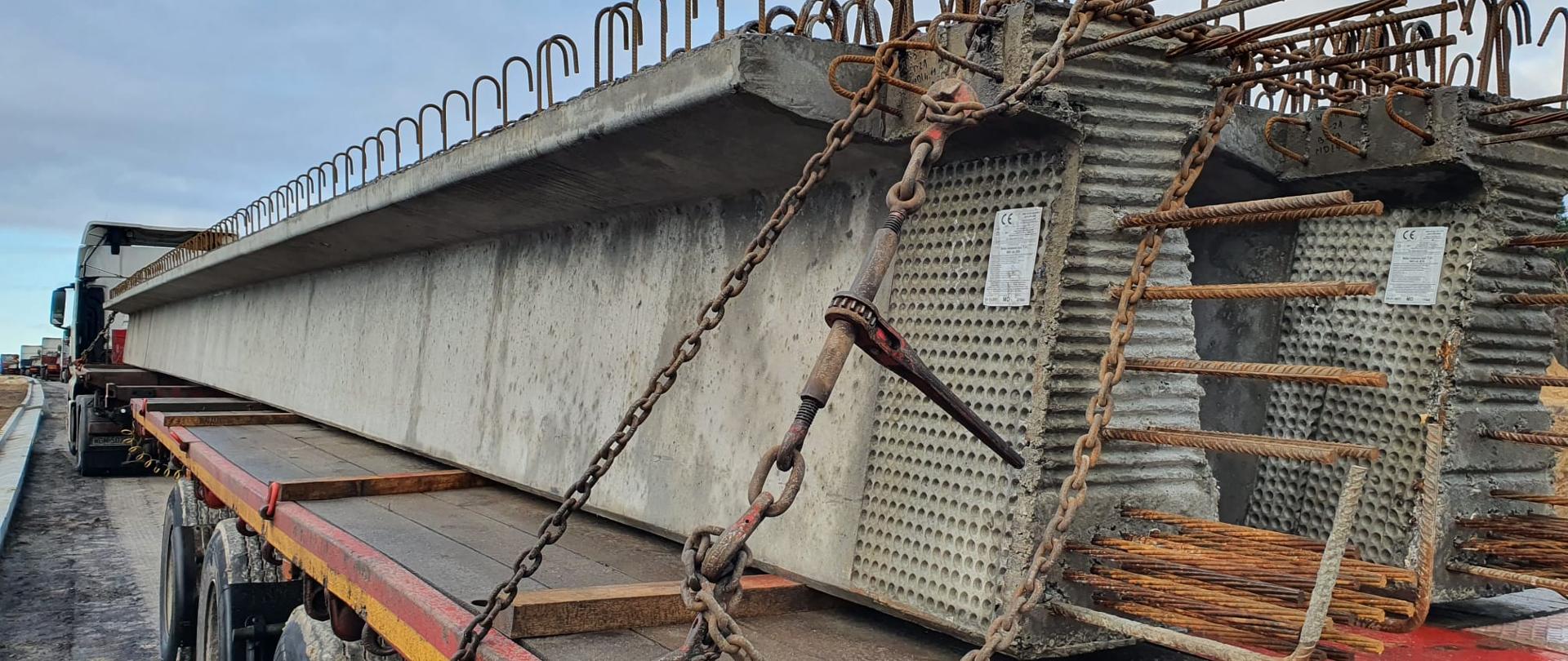 Montaż belek mostowych na obiekcie WS1-3a w m. Sartowice