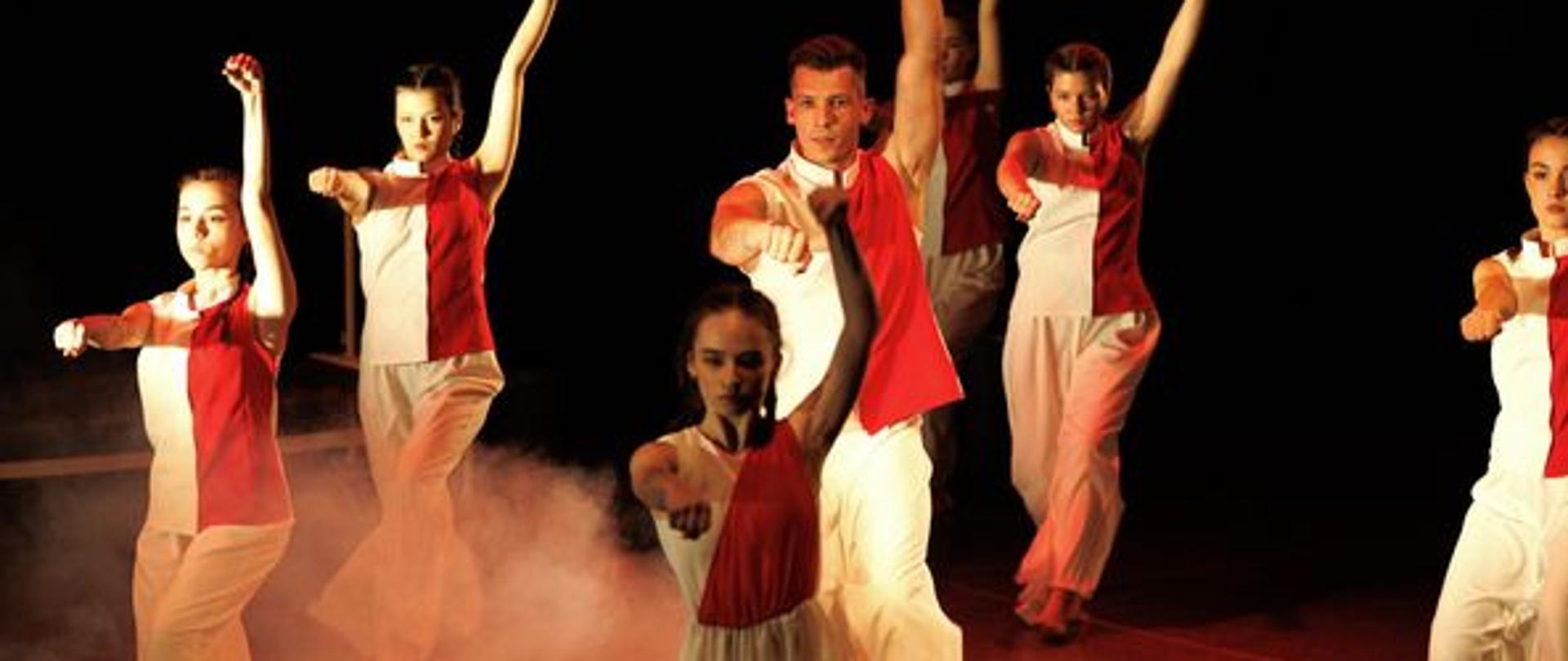 Obchody_80_rocznicy_formowania_się_armii_gen_Władysława_Andersa_w_Uzbekistanie_–_premiera_spektaklu_„Generał”_w_teatrze_Ilkhom