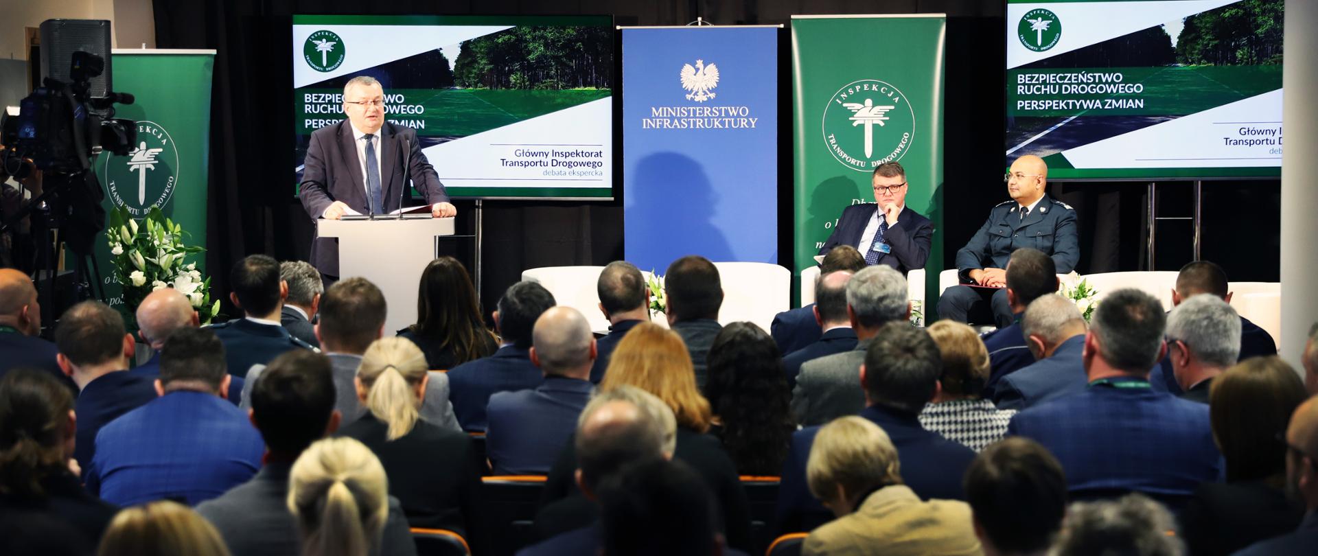 Minister Andrzej Adamczyk uczestniczy w debacie "Bezpieczeństwo Ruchu Drogowego - Perspektywa zmian"