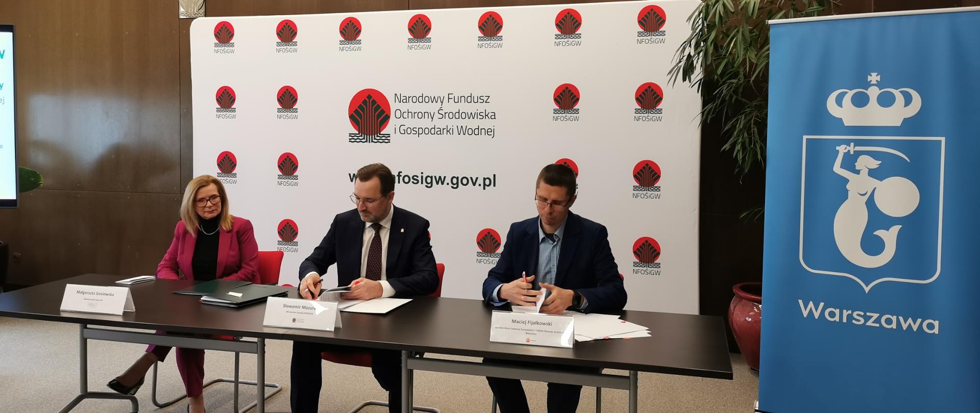 Podpisanie umowy na termomodernizację szkół w Warszawie