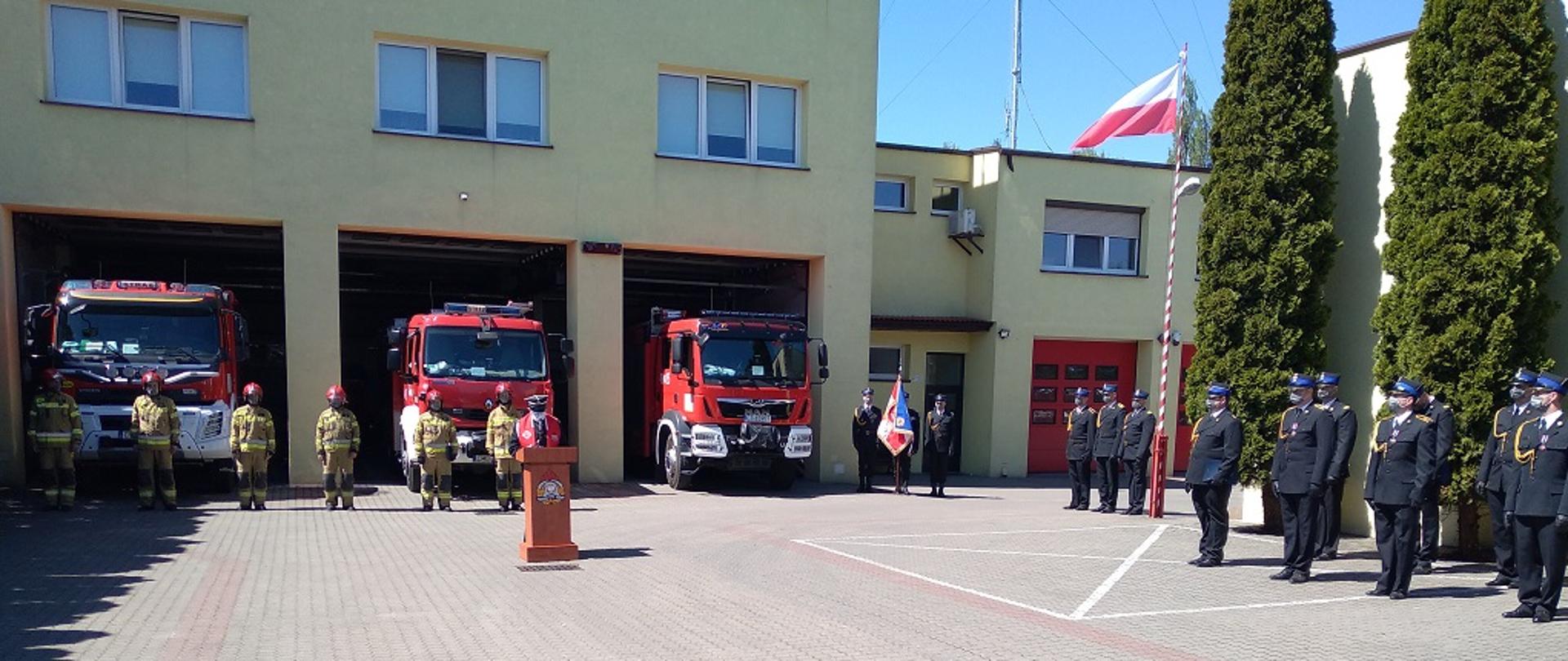 Uroczysty apel z okazji Dnia Strażaka w KP PSP Mogilno