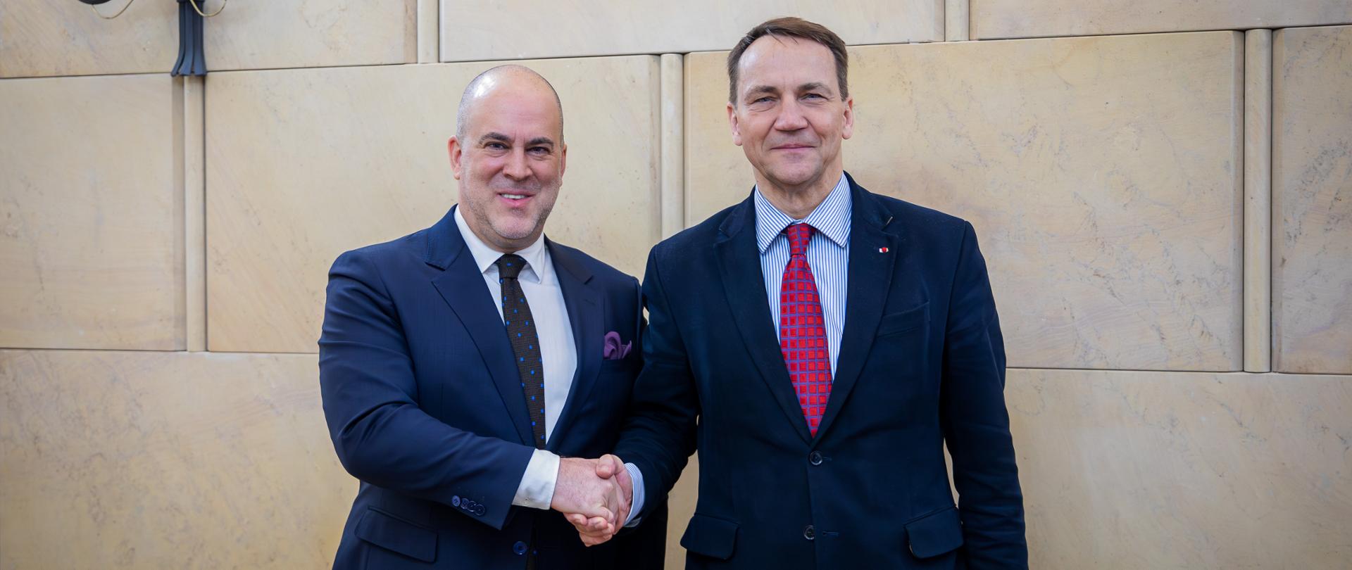 Minister of Foreign Affairs Radosław Sikorski and Head of the UNHCR Representation in Warsaw Kevin Allen