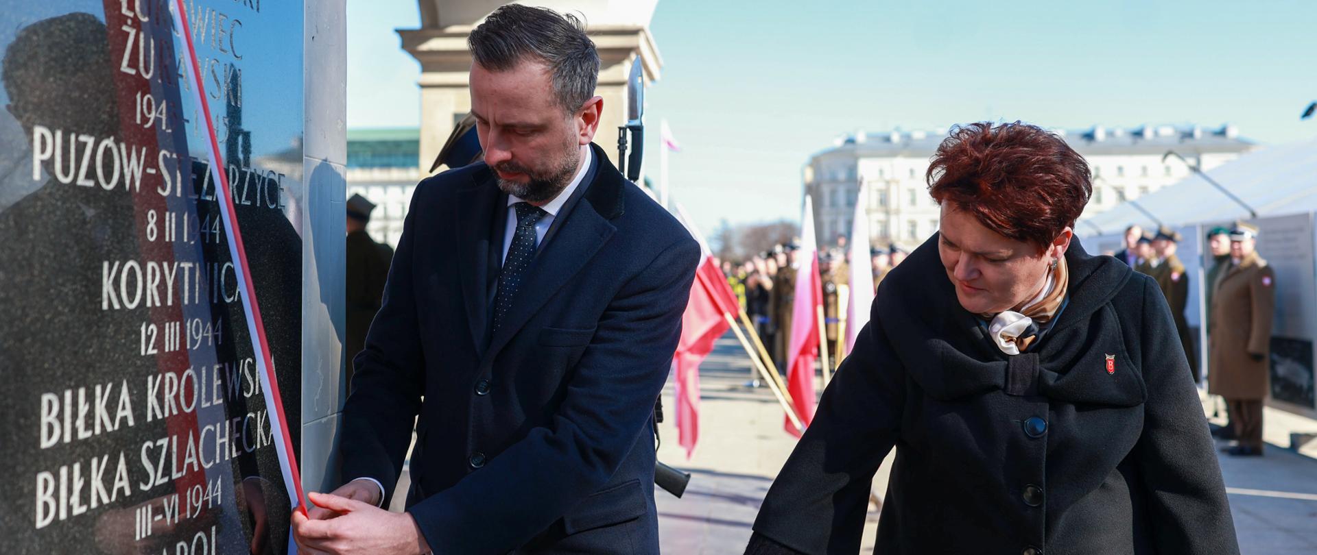 4 marca 2026 r. przy Grobie Nieznanego Żołnierza, Władysław Kosiniak-Kamysz, wicepremier - minister obrony narodowej wziął udział w uroczystości odsłonięcia tablic z inskrypcjami upamiętniającymi „BIRCZA 12 IX 1939” i „BIRCZA 1945 - 1946”. Fot. Krzysztof Niedziela/MON 