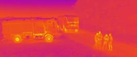 Nocne szkolenie strażaków z wykorzystania drona z kamerą termowizyjną