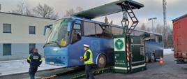 autobus podczas badania z użyciem Mobilnej Stacji Diagnostycznej
