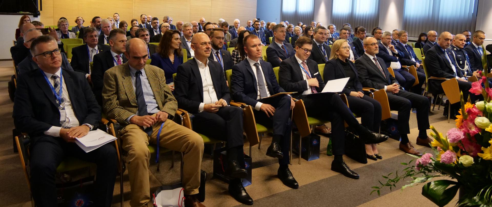 Jubileusz 40-lecia Państwowej Agencji Atomistyki: sala wypełniona gośćmi
