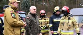 Wojewoda na miejscu akcji strażaków