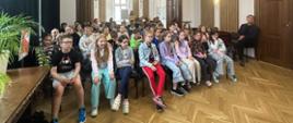 
Galeria 19 zdjęć z audycji muzycznych dla dzieci zorganizowanych 6 maja 2026 roku w Państwowej Szkole Muzycznej I st. w Kłodzku. Fotografie przedstawiają młodych muzyków, prezentacje instrumentów oraz wspólną zabawę muzyką, zachęcając dzieci do zapisów do szkoły muzycznej.
