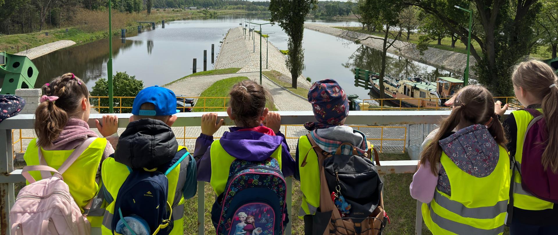 Aktywni Błękitni na stopniu wodnym Rędzin we Wrocławiu.