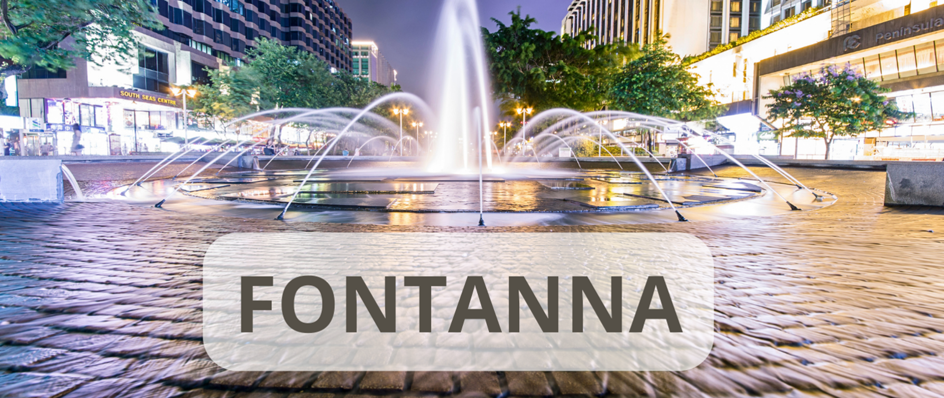 Zdjęcie przedstawia fontannę