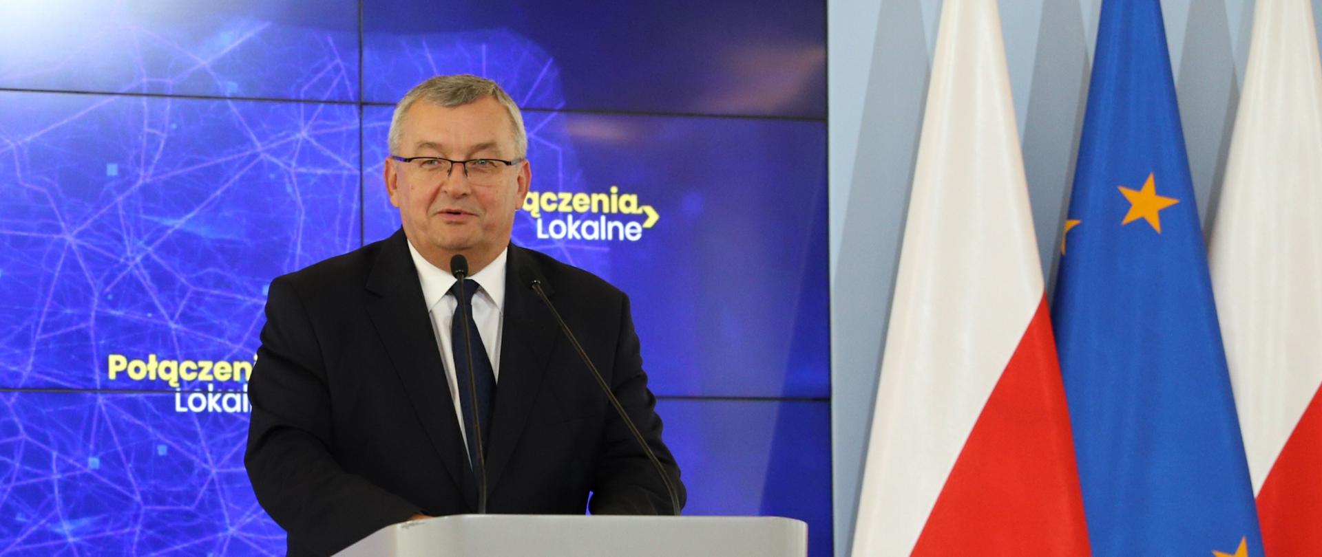 Minister infrastruktury A. Adamczyk wziął udział w konferencji prasowej dot. Funduszu rozwoju przewozów autobusowych