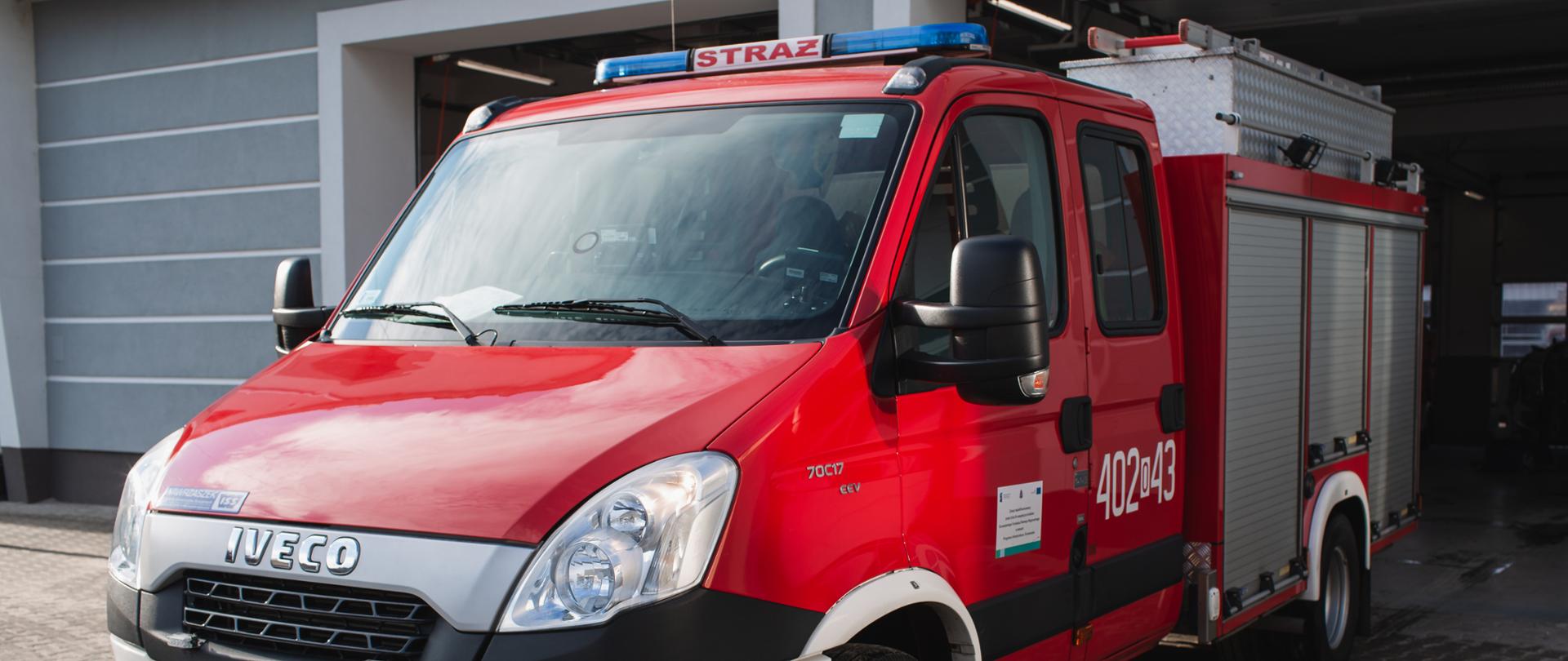 Zdjęcie przedstawia SLRt BA Iveco - samochód ratownictwa technicznego.