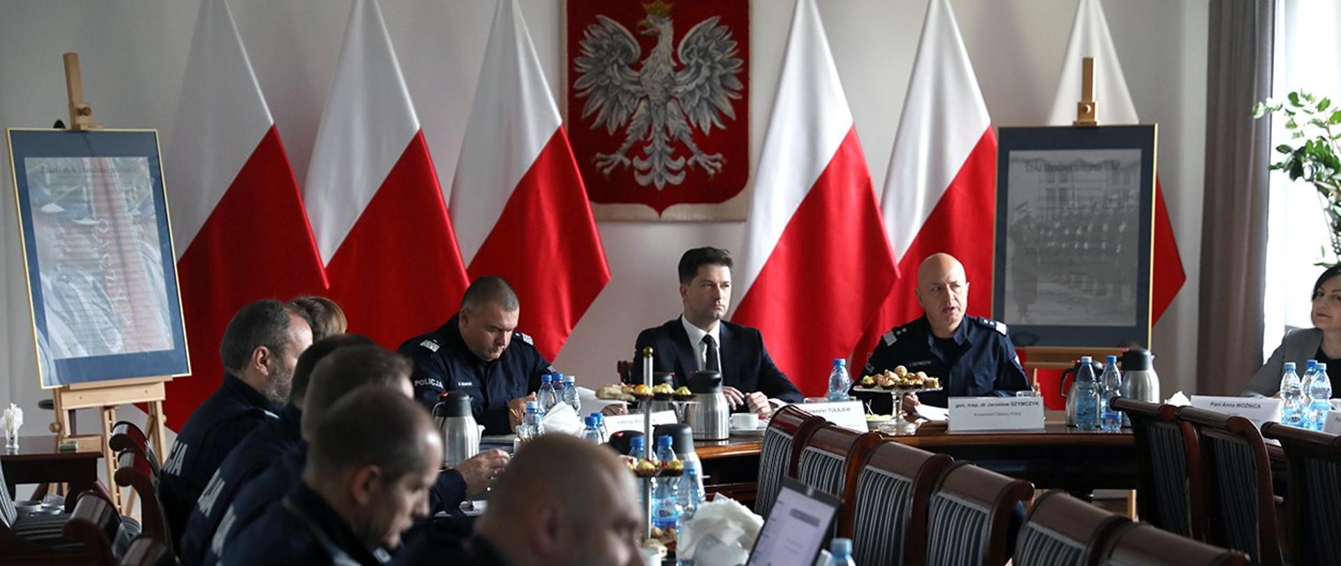 Spotkanie wiceministra Sylwestra Tułajewa z funkcjonariuszami Policji w Komendzie Głównej Policji.