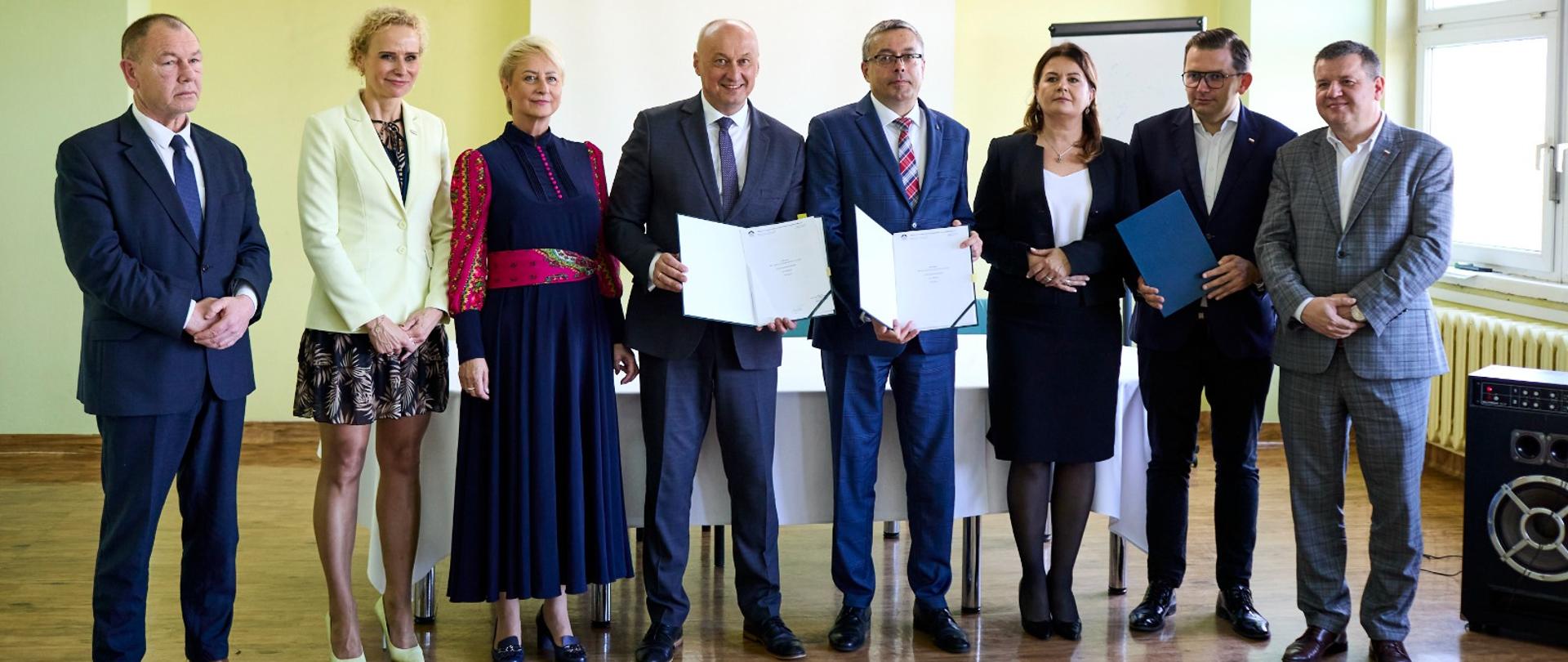 Artur Michalski, zastępca prezesa zarządu NFOŚiGW podczas zdjęcia grupowego