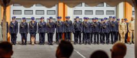 Na zdjęciu widzimy funkcjonariuszy Państwowej Straży Pożarnej podczas Powiatowego Dnia Strażaka.