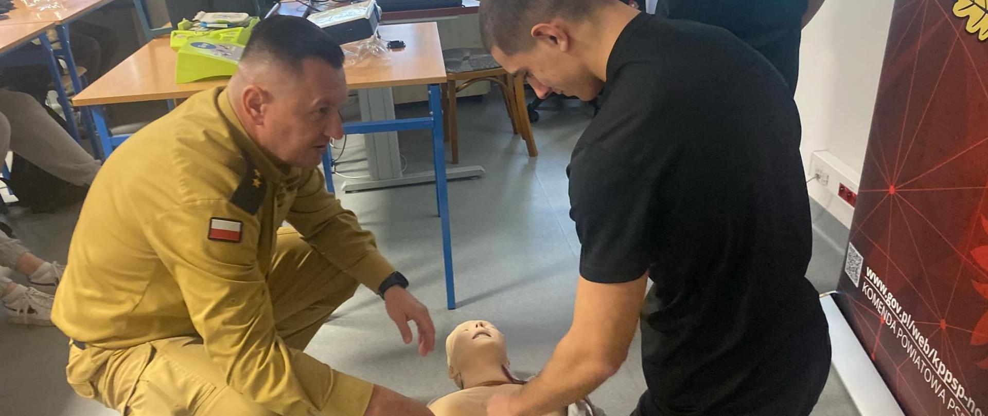 „Reaguję i pomagam” to projekt realizowany przez Komendę Powiatową Państwowej Straży Pożarnej w Nowej Soli oraz Starostwo Powiatowe. To już druga edycja, która rozpoczęła się w grudniu 2024 r. i potrwa do marca 2025 roku.