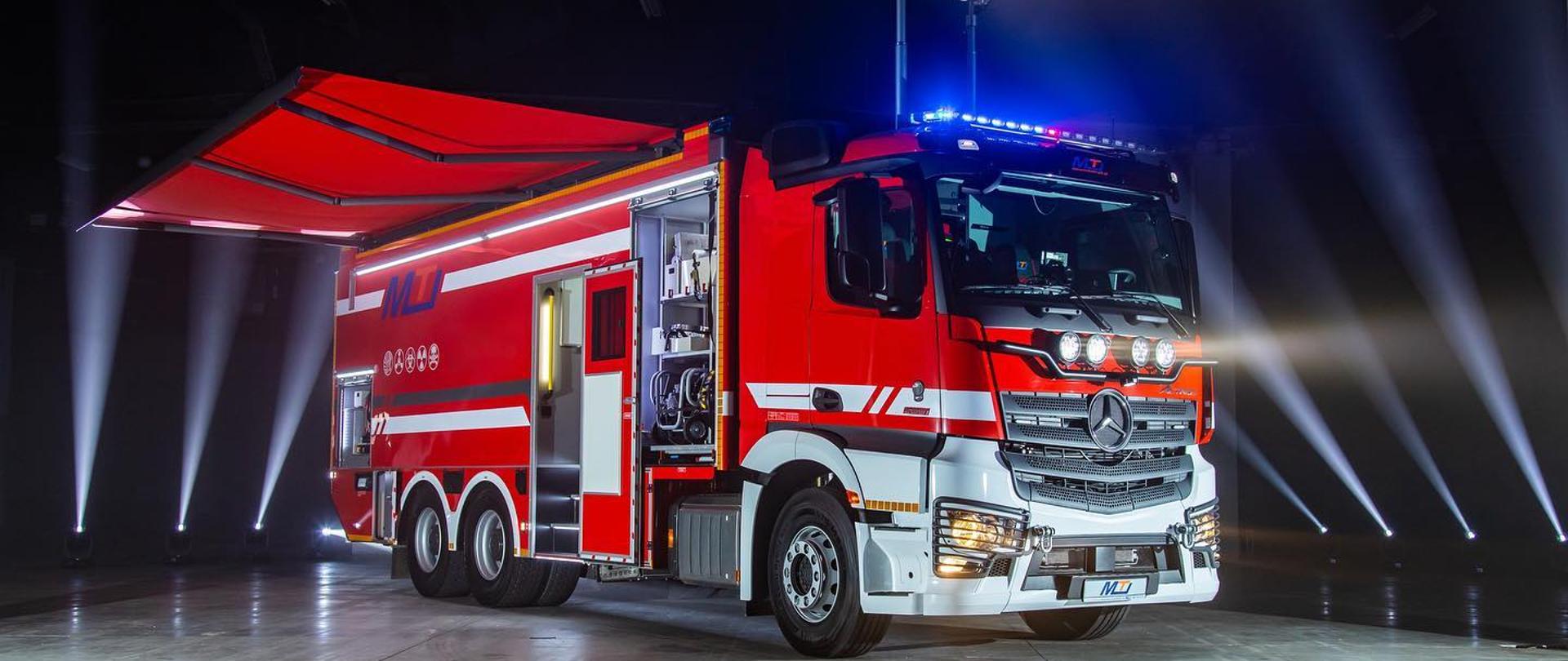 Nowy ciężki samochód ratownictwa chemicznego