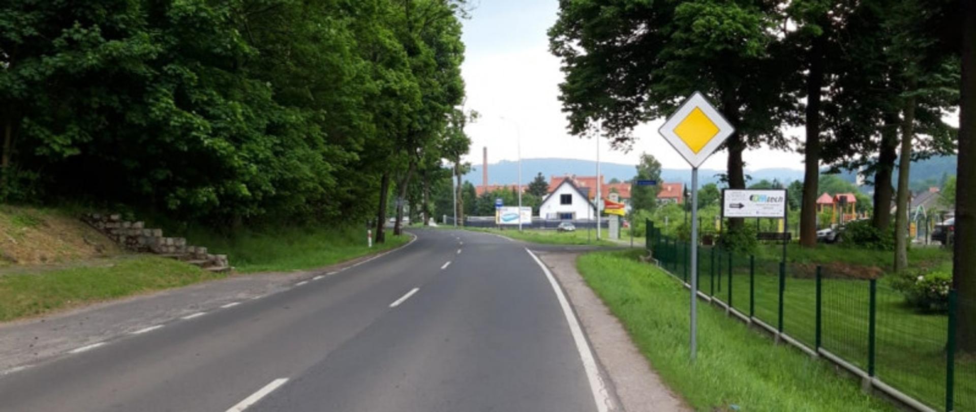 NA zdjęciu widać drogę krajową nr 35 odcinek Mieroszów - Kowalowa