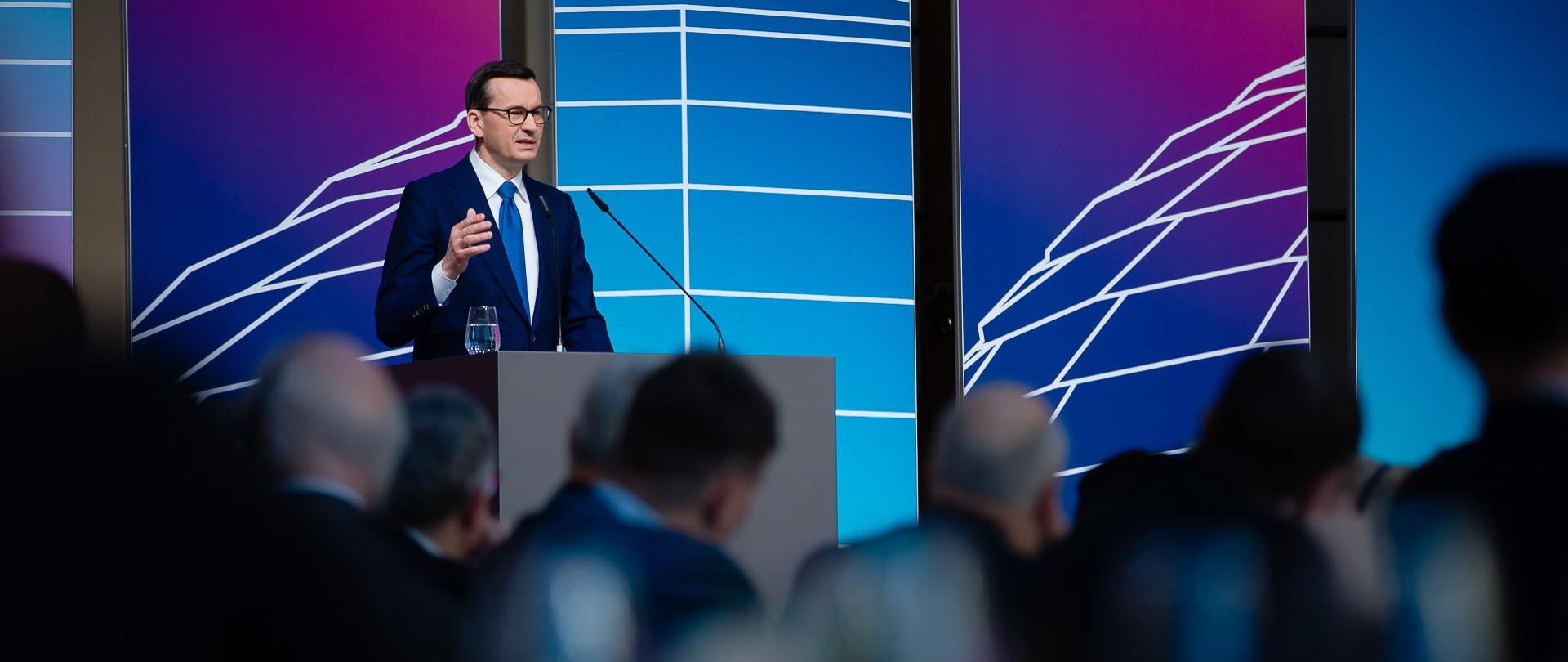 Premier Mateusz Morawiecki podczas jubileuszu 50-lecia pracy Wolfganga Schäuble w Berlinie.