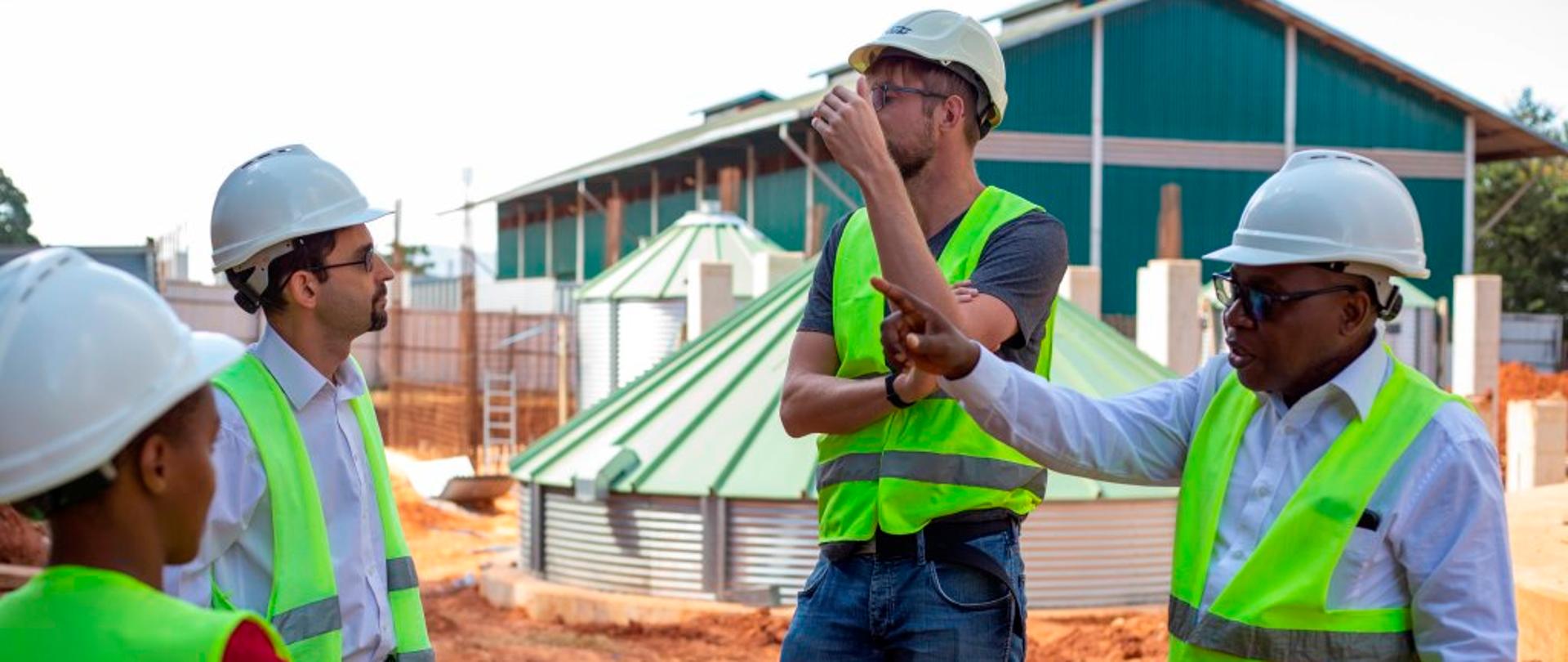 Wizyta amb. Buzalskiego i min. Ndumbaro w Songei