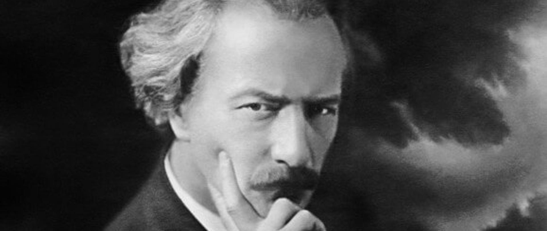 Fotografia Ignacego Jana Paderewskiego partona szkoły