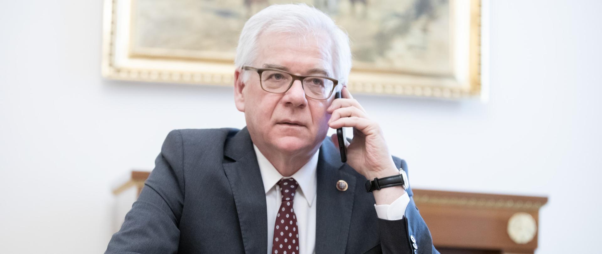 2020.03.17 Warszawa . Minister Jacek Czaputowicz . Rozmowa telefoniczna .Fot. Tymon Markowski / MSZ
