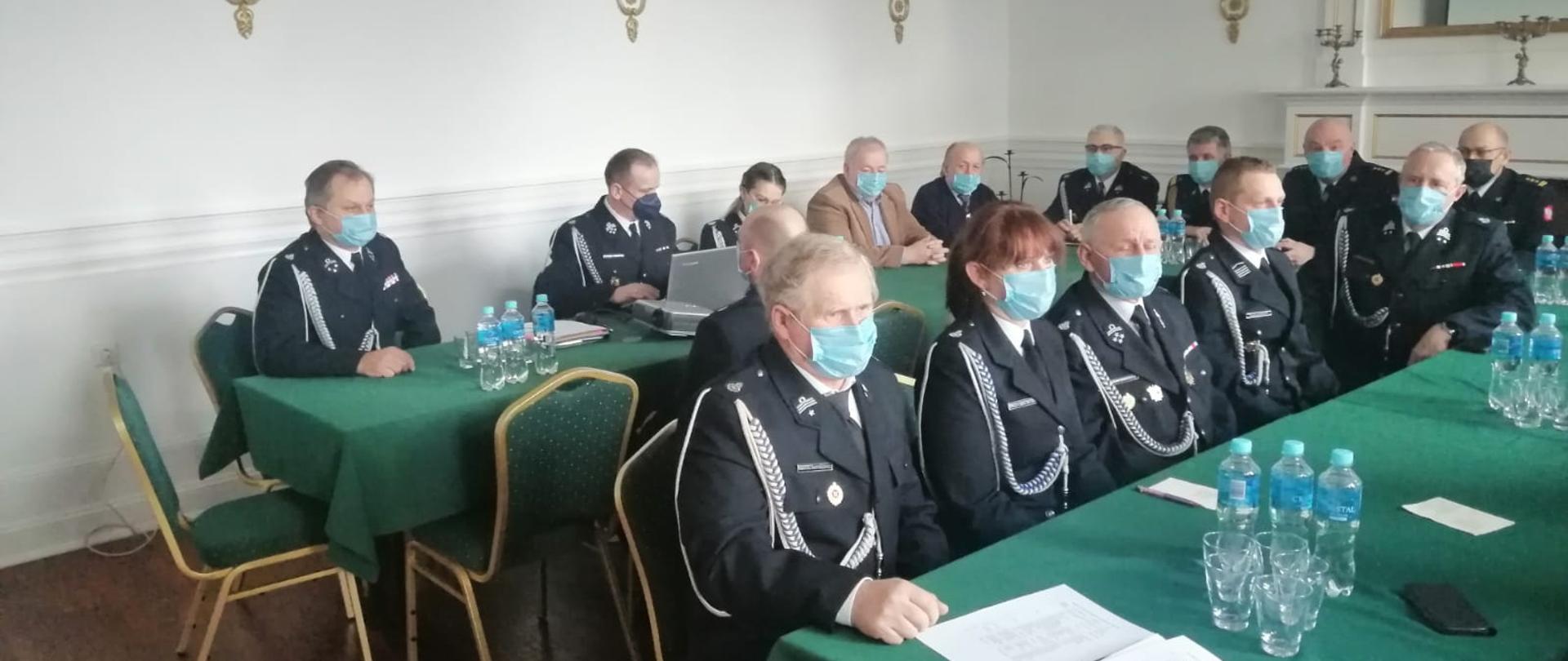 Na zdjęciu widać druhów na Zjazd Oddziału Powiatowego Związku Ochotniczych Straży Pożarnej Rzeczpospolitej Polskiej w Augustowie.