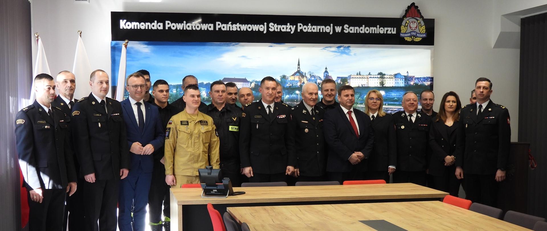 Zdjęcie, uczestnicy uroczystości,