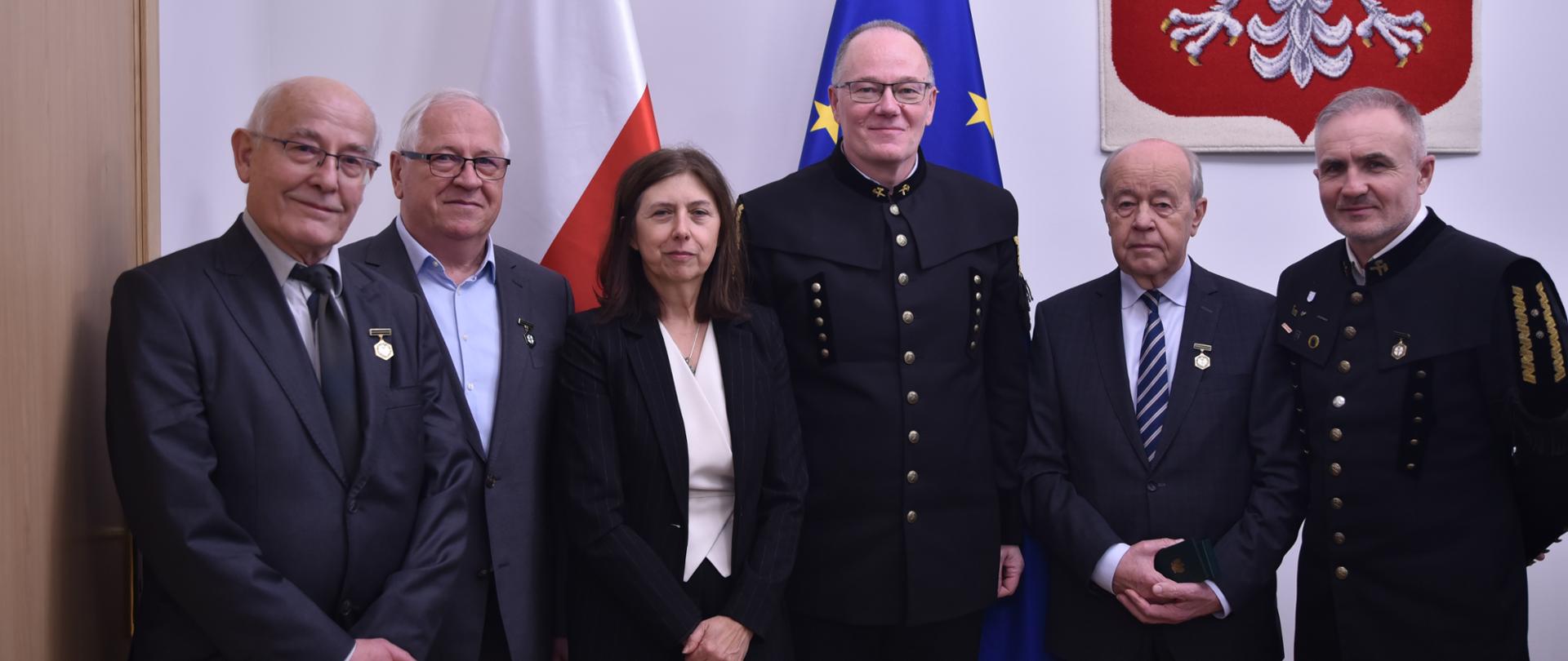 Prof. dr hab. inż. Jan Macuda, prof. dr hab. Andrzej Kowalczyk oraz mgr Leszek Wątor otrzymali odznaczenia „Zasłużony dla polskiej geologii”, nadane przez Ministra Klimatu i Środowiska.