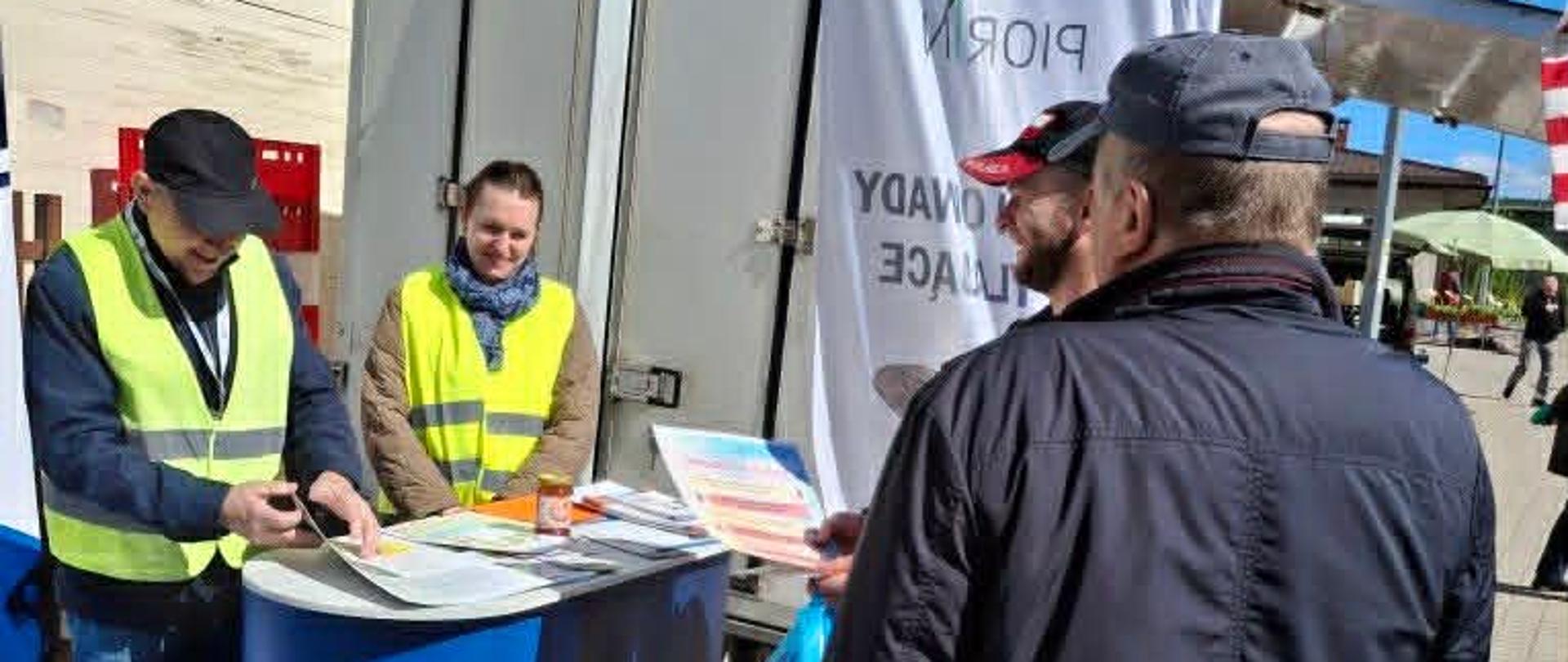 Stanowisko promocyjne WIORiN w Białymstoku.