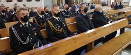 Uroczysta msza świata z okazji Dnia Strażaka w Sanktuarium Matki Bożej Pocieszenia w Pasierbku – na zdjęciu Komendant Powiatowy PSP mł. bryg. W. Frączek, Zastępca Komendanta Powiatowego PSP w Limanowej bryg. Tomasz Pawlik, Prezes Oddziału Powiatowego ZOSP RP w Limanowej st. bryg. w st. spocz. dh Grzegorz Janczy, Wice Prezes Oddziału Powiatowego ZOSP RP w Limanowej dh Kazimierz Czyrnek, starosta limanowski Mieczysław Uryga – w ławach kościelnych. 