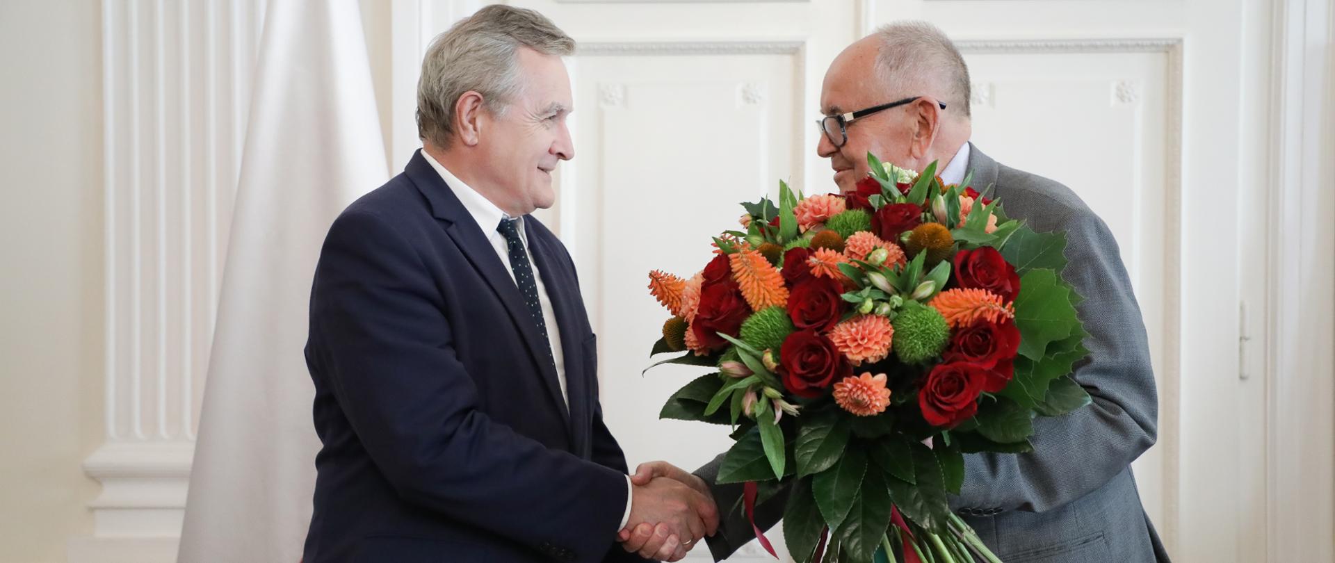 Dr Łukasz Kamiński zastąpi dr. Adolfa Juzwenkę na stanowisku dyrektora Zakładu Narodowego im. Ossolińskich, fot. Danuta Matloch