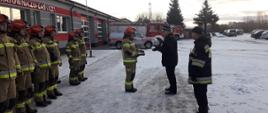 komendant powiatowy PSP bryg. Jarosław Kołak przekazał podziękowania dla st. ogn. Jacka Pietrzaka