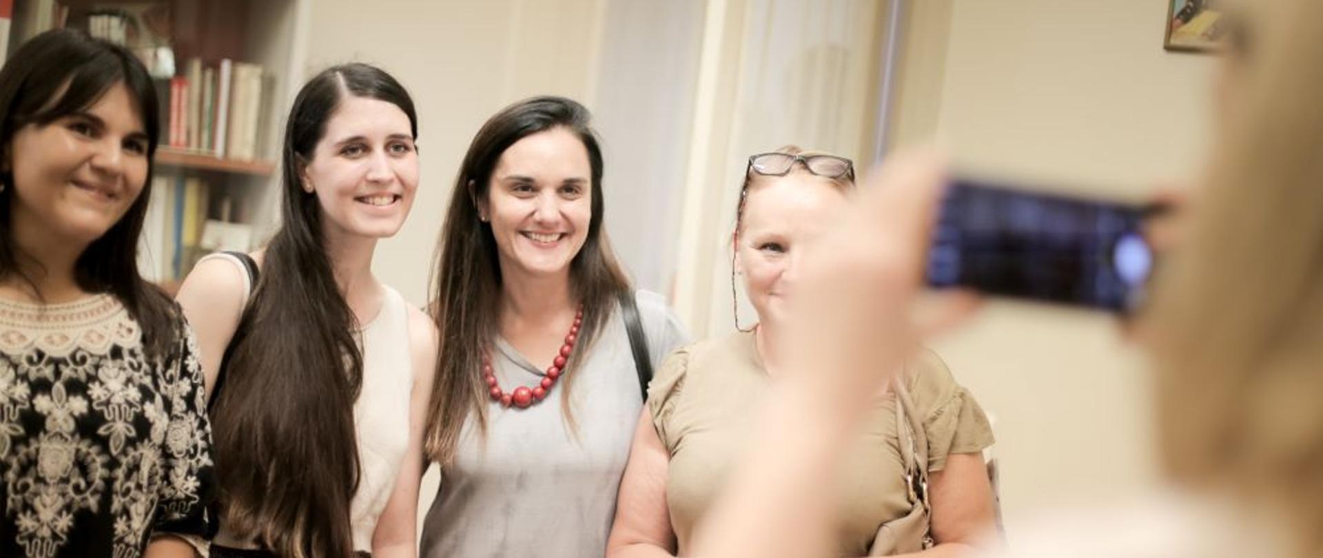 La Agencia Nacional para el Intercambio Académico de Polonia (NAWA) anuncia la apertura de la convocatoria de las becas para estudiar una maestría en polaco o inglés en Polonia.