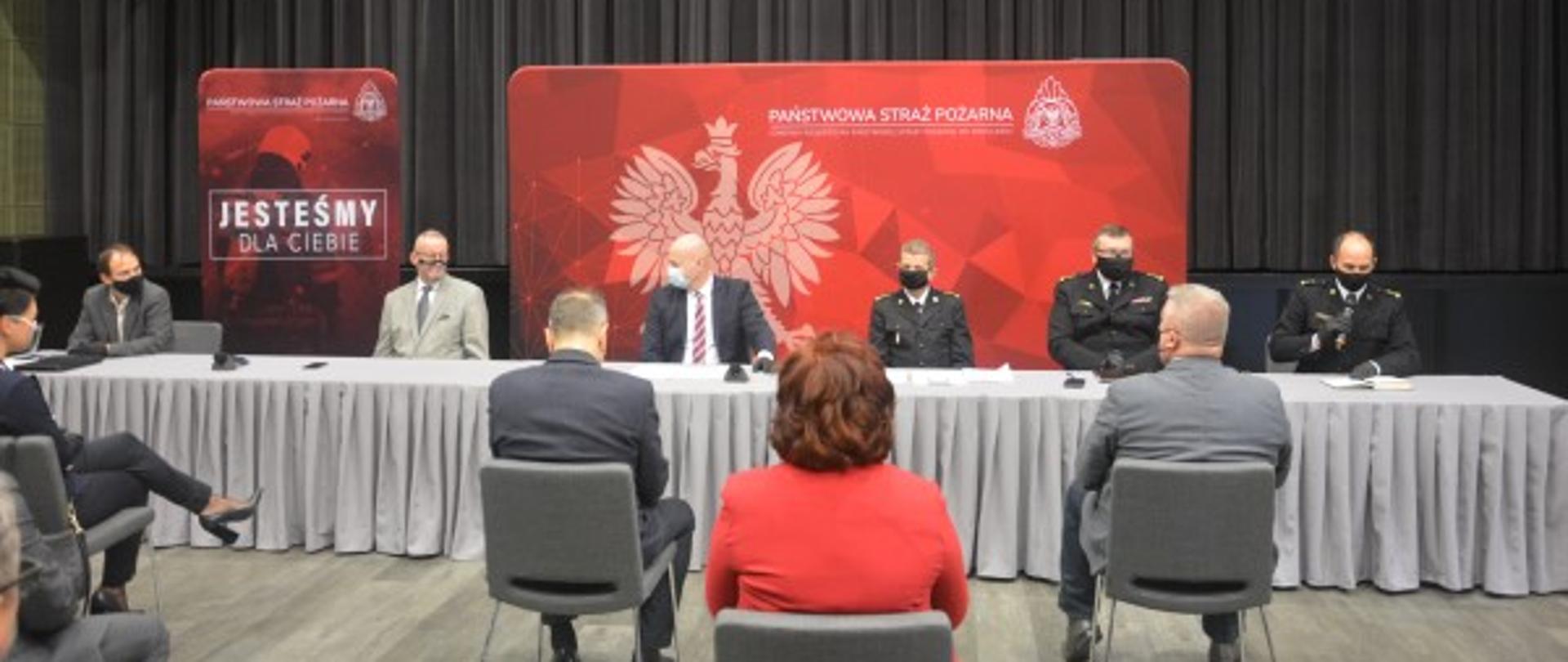 spotkanie konsultacyjne poprzedzające rozpoczęcie realizacji Narodowego Programu Szczepień przeciwko koronawirusow