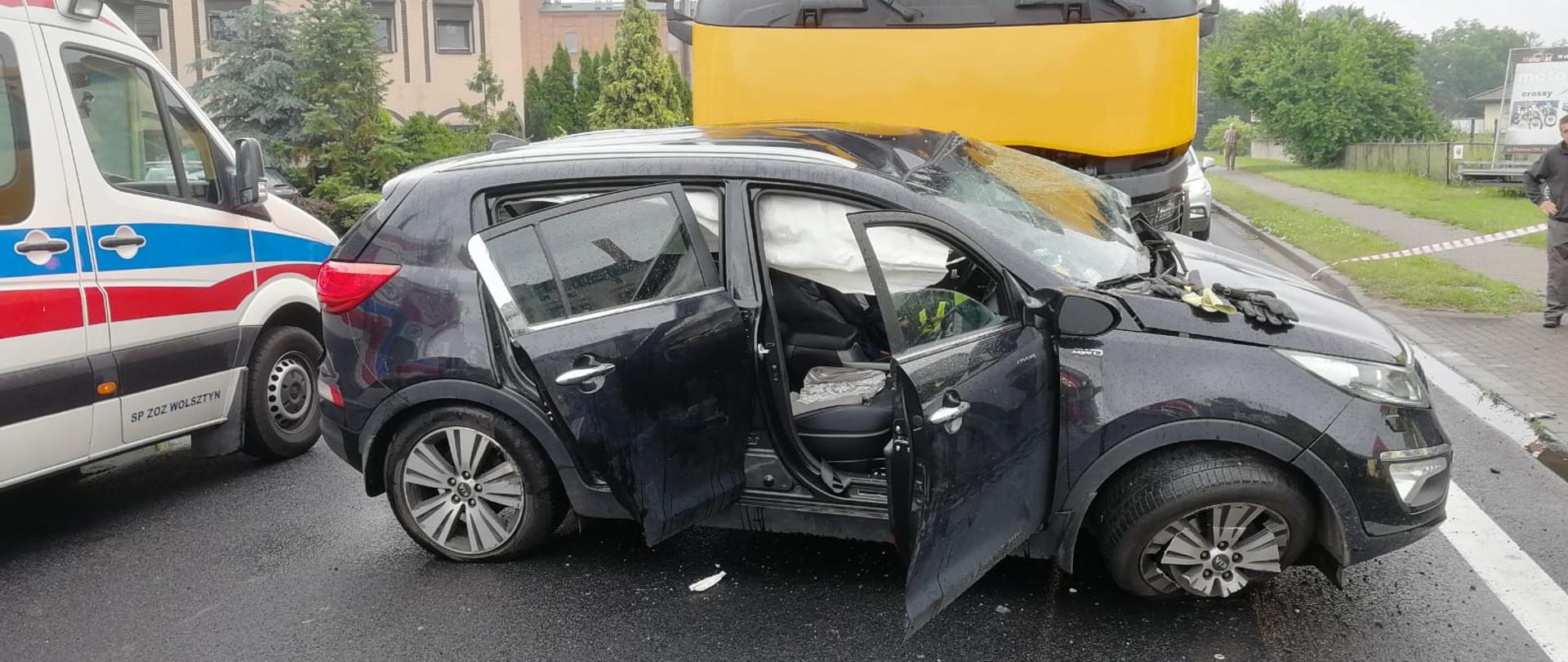 Zdarzenie z udziałem ciężarówki z pojazdem osobowym w Rakoniewicach 