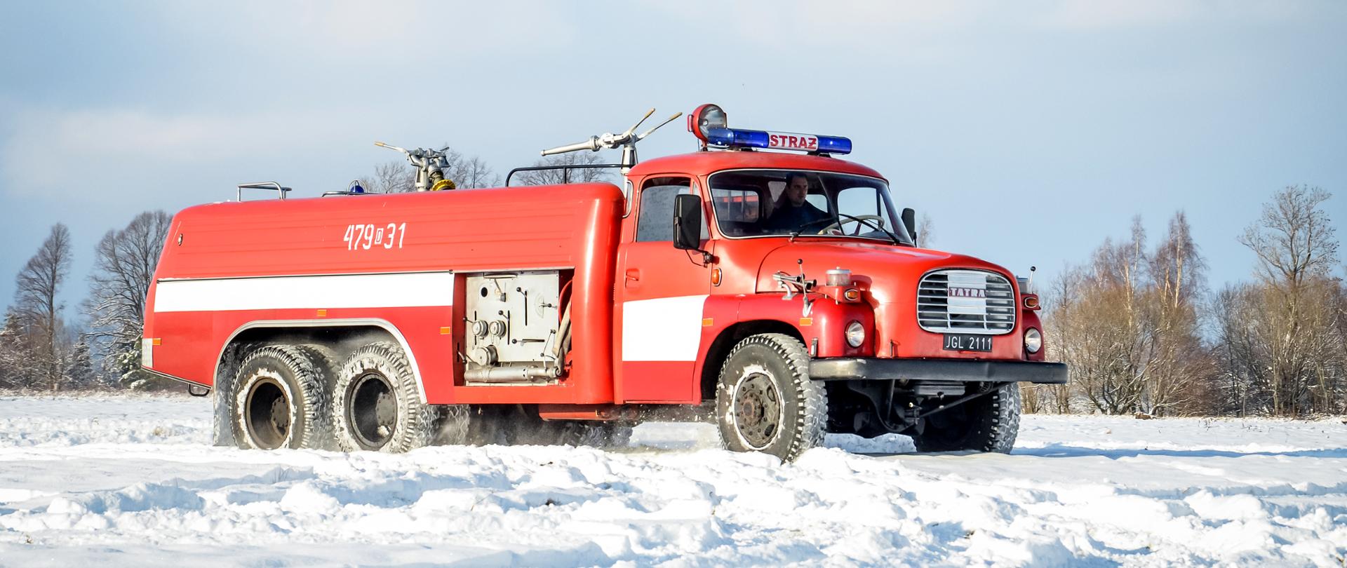 OSP Pobiedna - samochód gaśniczy ciężki DF 479-31
