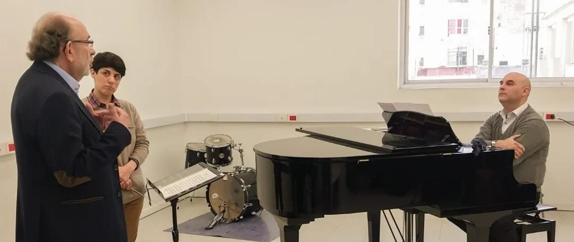 El profesor Rafał Jacek Delekta se presentó frente a los adeptos del conservatorio de Buenos Aires.