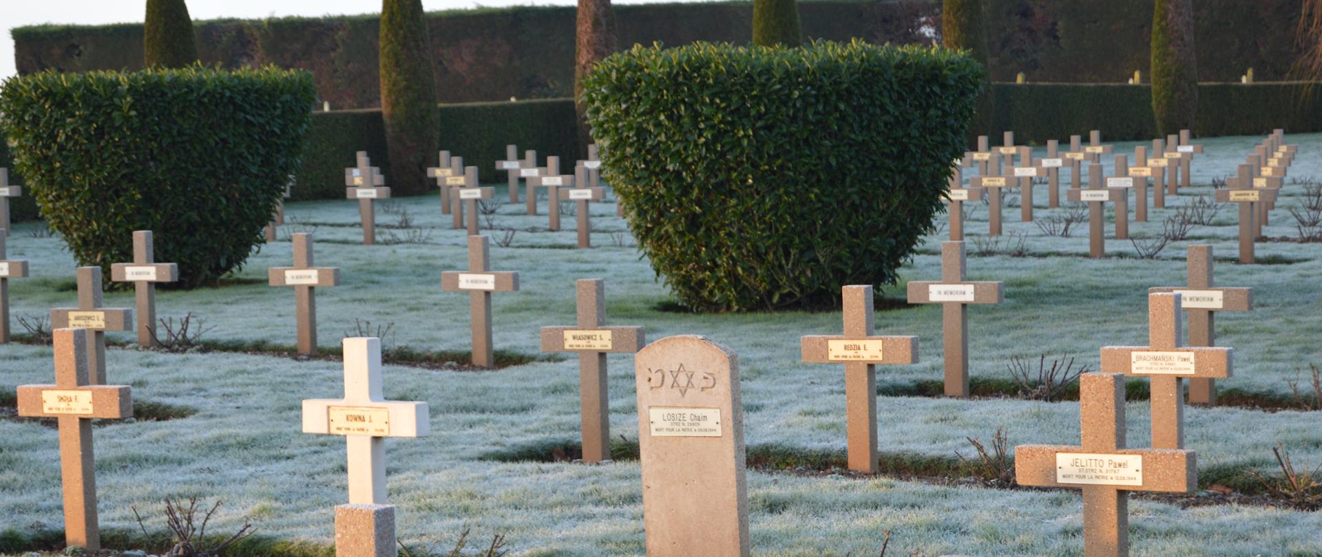 Polski Cmentarz Wojenny w Langannerie (zdjęcie: Jan Ambroziak) 