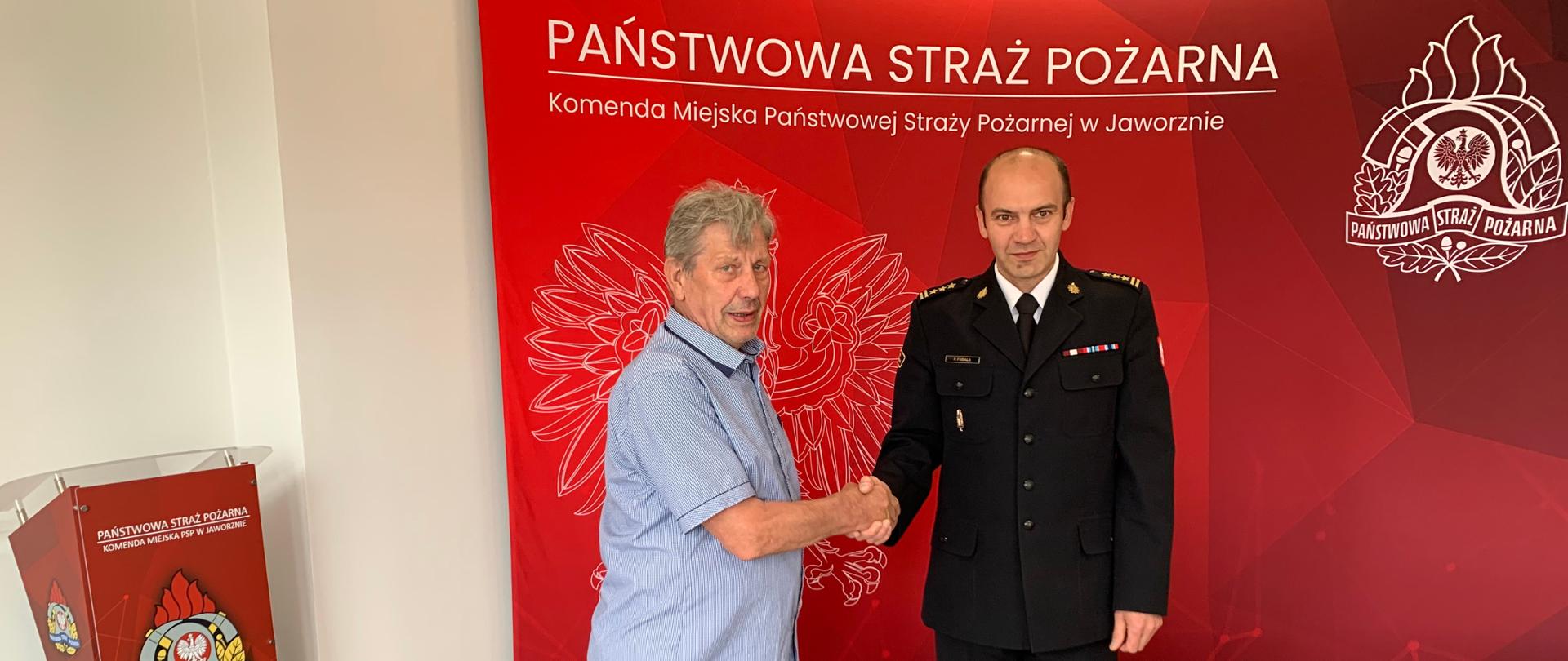 Pełniący obowiązki Komendanta Miejskiego PSP w Jaworznie st. bryg. Patrycjusz Fudała przyznał świadczenia ratownicze dla 10 druhów z terenu miasta Jaworzna.
