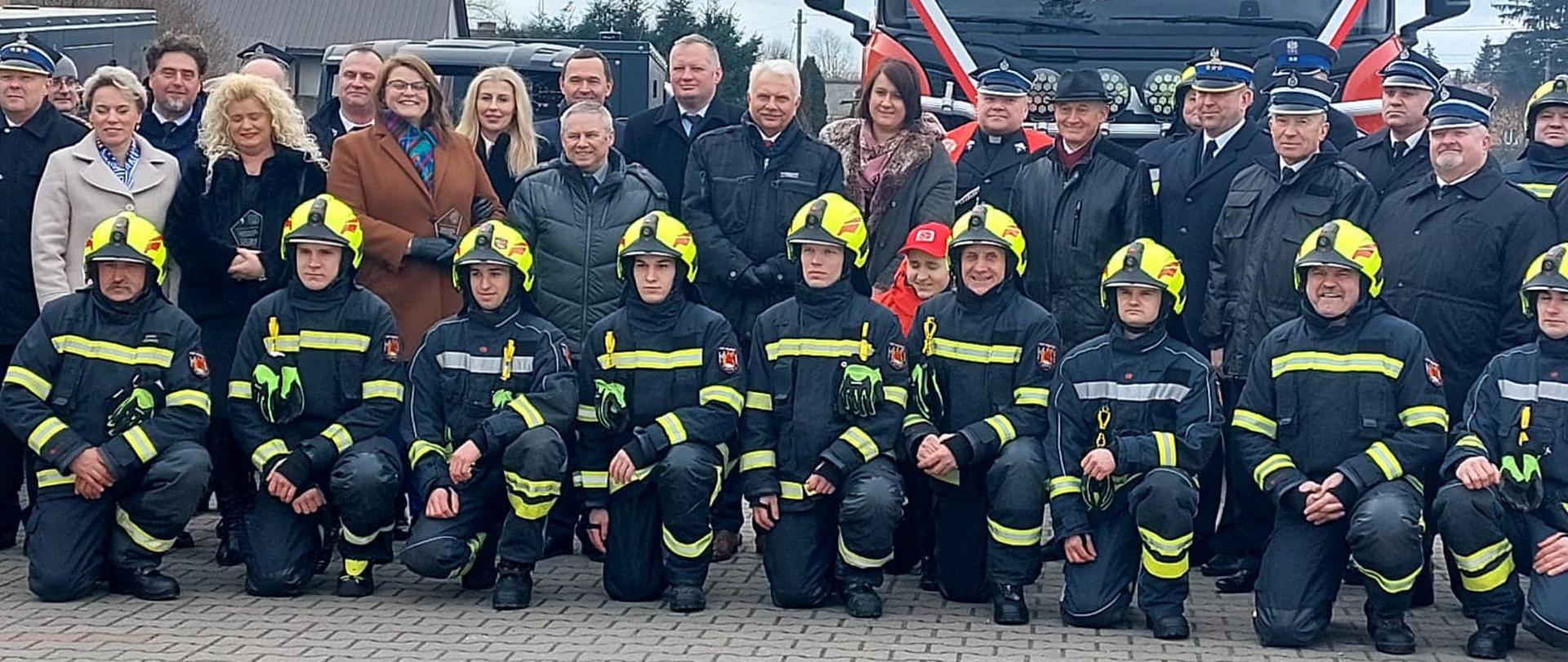 Powiat siedlecki: przekazanie sprzętu dla jednostek Ochotniczej Straży Pożarnej