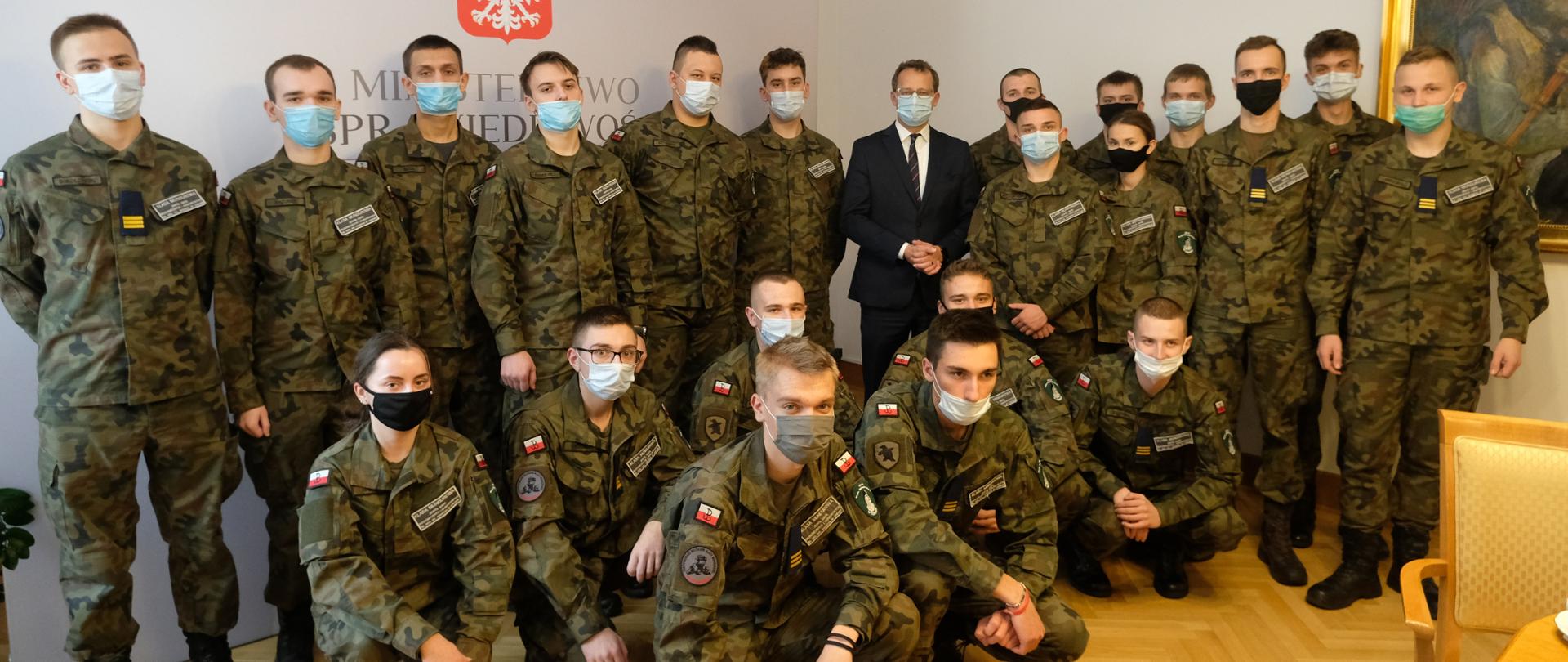 Spotkania wiceministra Marcina Romanowskiego z młodzieżą w ramach programu edukacji prawnej