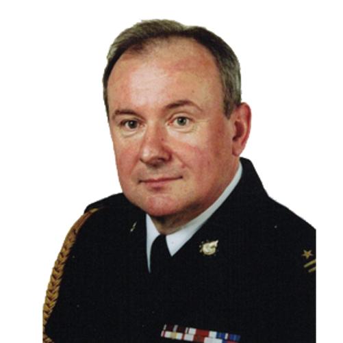 Na zdjęciu młodszy brygadier Janusz Bebłot w mundurze galowym bez nakrycia głowy