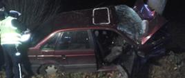 Na DK-66 w Kiersnówku (gm. Brańsk) samochód osobowy uderzył w drzewo