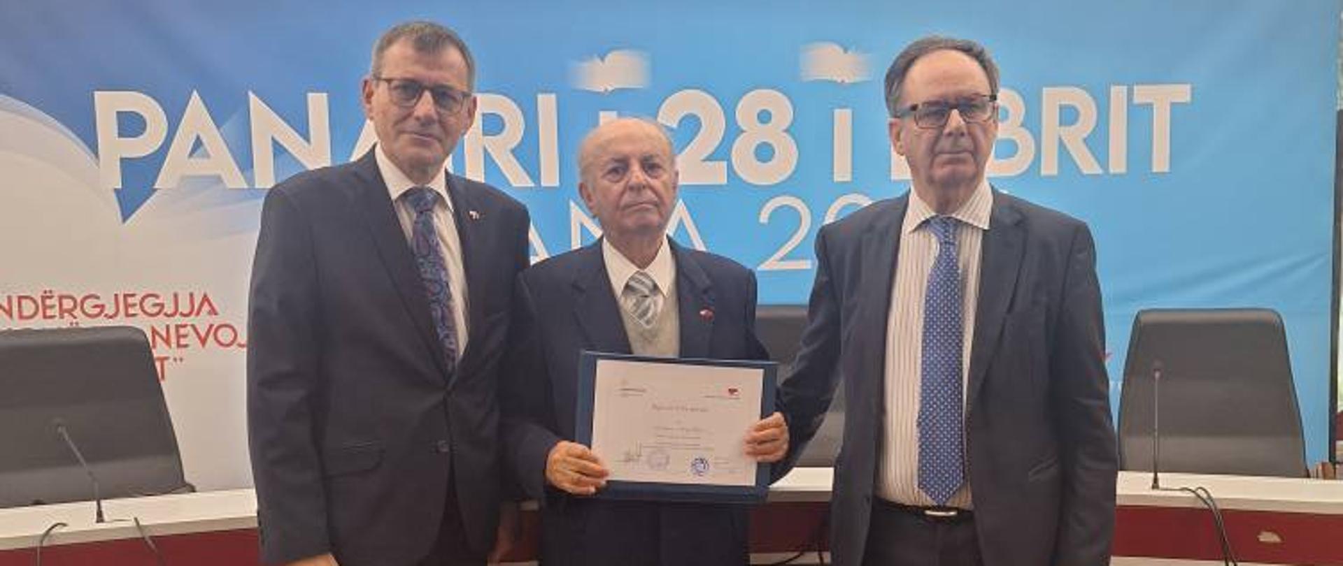 Award ceremony for Prof. Arqile Teta during the 28th edition of the Book Fair.