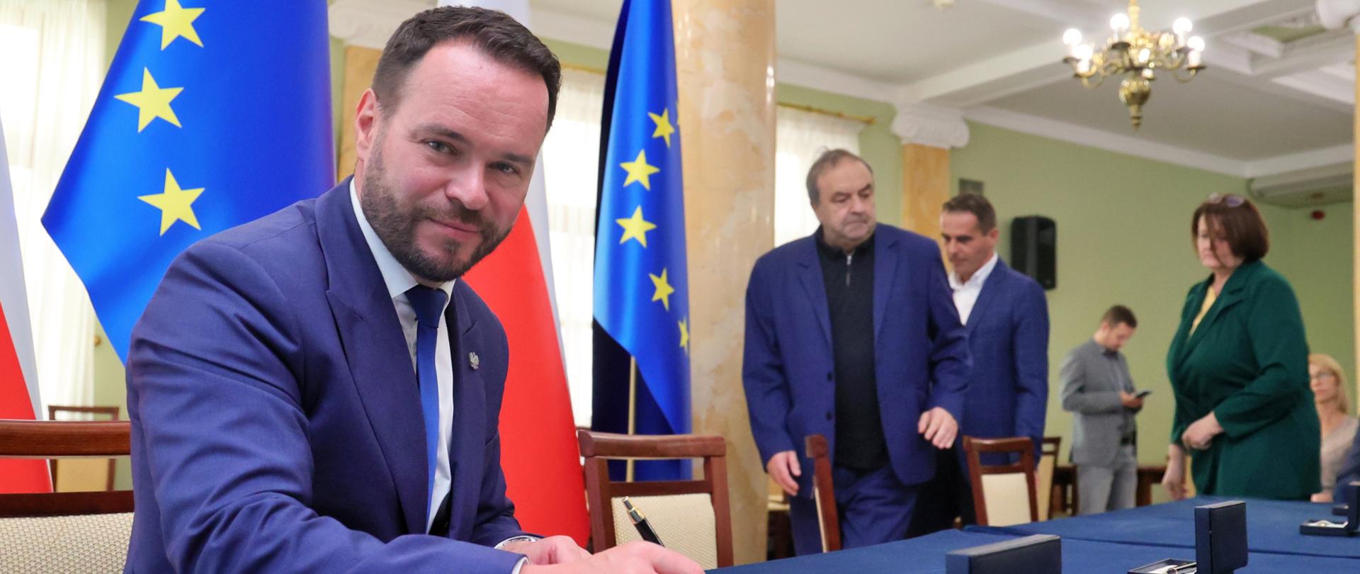 Kolejne umowy na Ochronę Ludności i Obronę Cywilną
