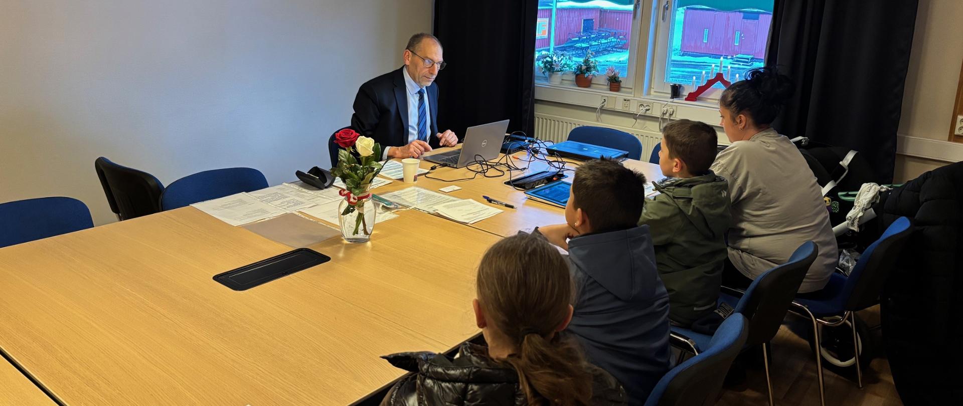 Dyżur konsularny w Umea z wicekonsulem Andrzejem Jachem